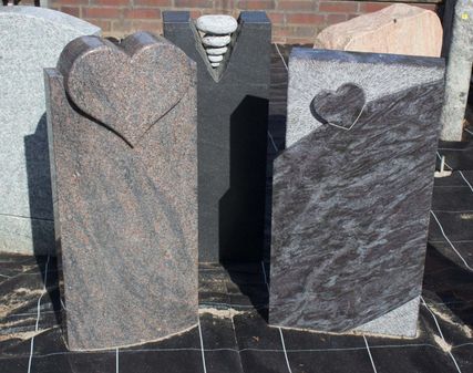 Lange Grabmale Delmenhorst Stelen Breitsteine